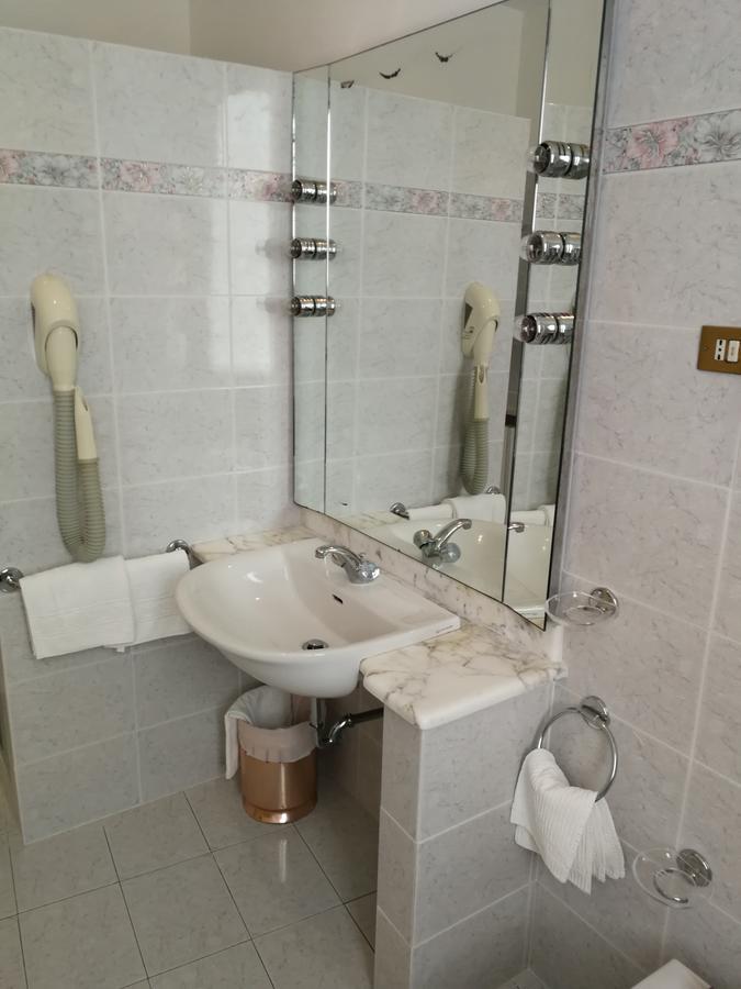 Albergo Miramonti Castelnovo ne' Monti Esterno foto